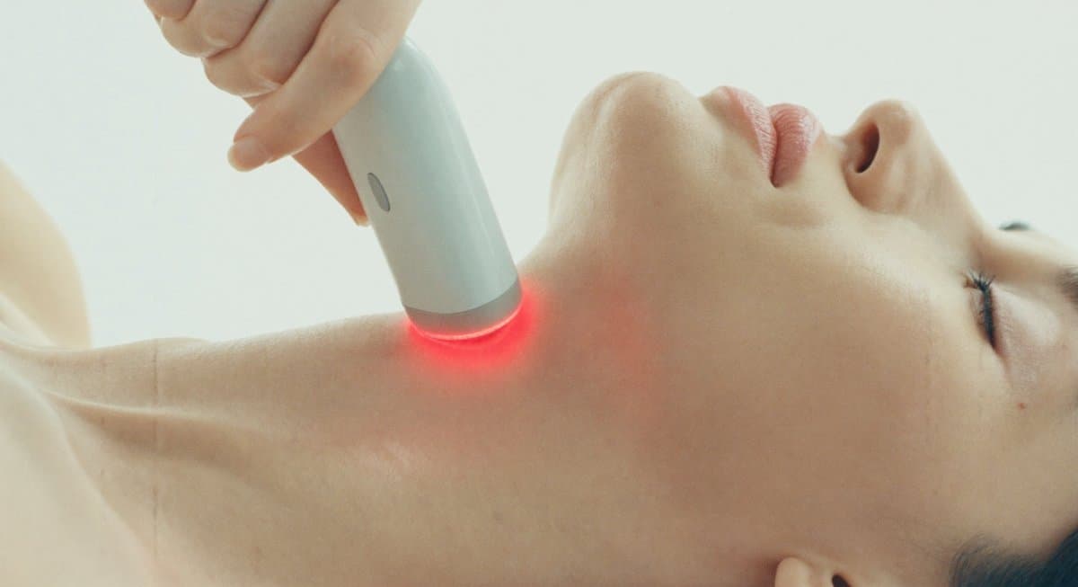 Cómo se usa AGE-R Booster Pro — Luz Roja y Microcorriente